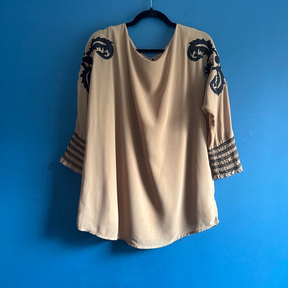 BKE Dolman Tunic Women's Size Small Tan Black Applique Boho Fairycore Festival